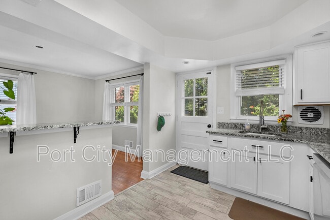 Building Photo - 1412 Jeffers Rd