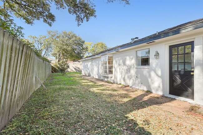Building Photo - 12939 Westhorpe Dr