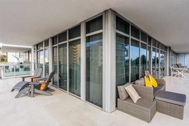 Building Photo - 3737 Collins Ave