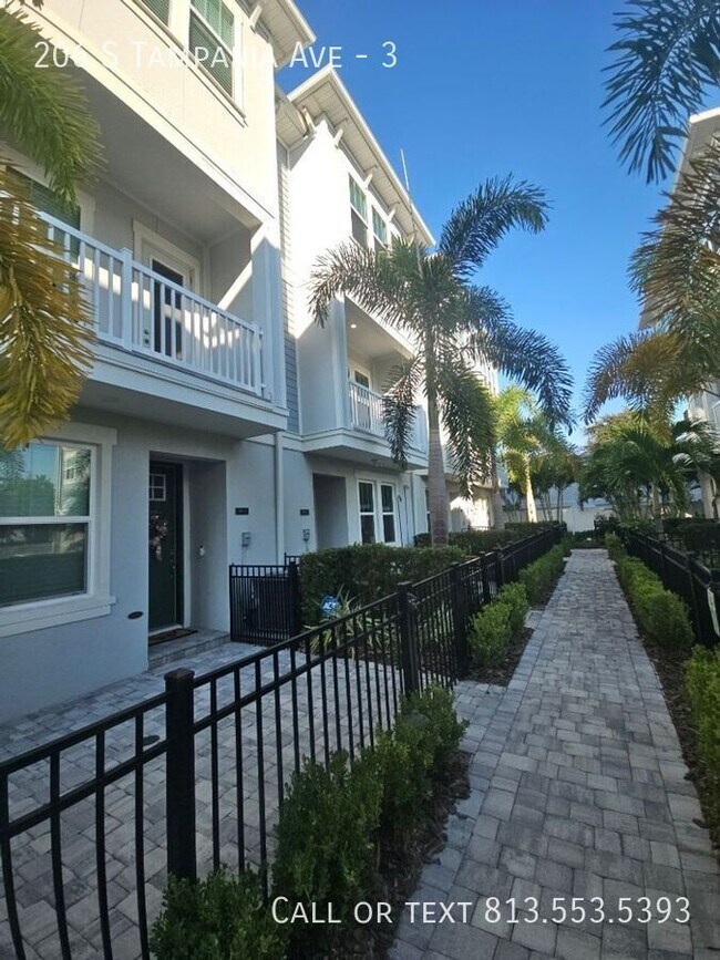 Building Photo - 206 S Tampania Ave