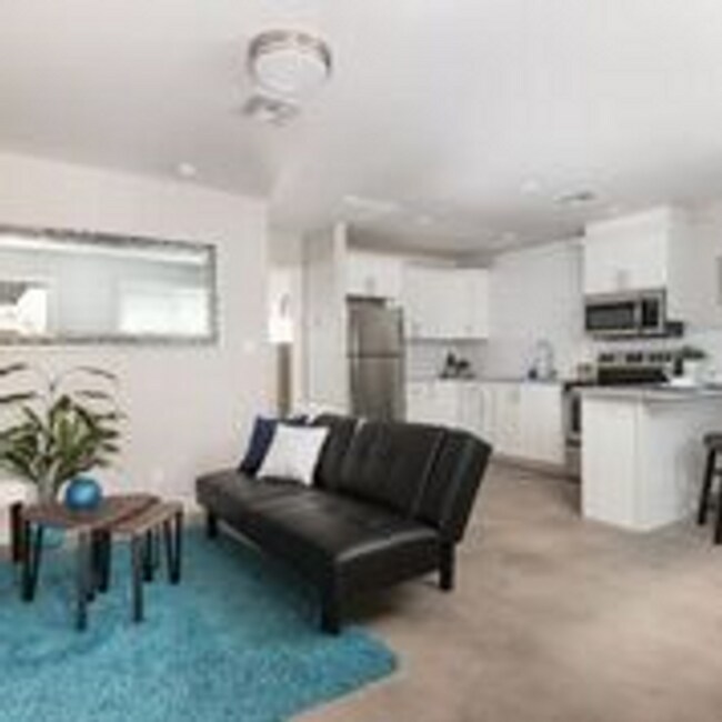 Building Photo - Remodeled Mid-Century Modern 1 Bed / 1 Bath
