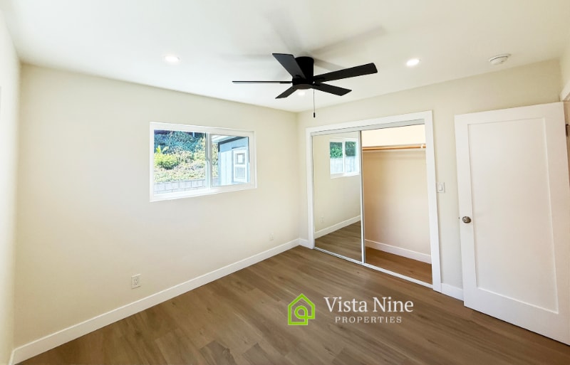 Building Photo - 665-669 Townsite Dr