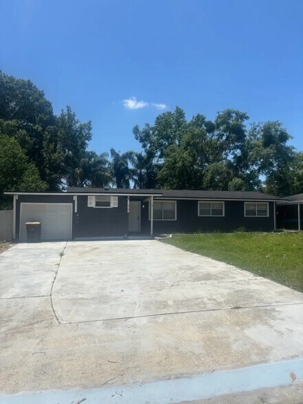 Building Photo - 6750 Snow White Dr