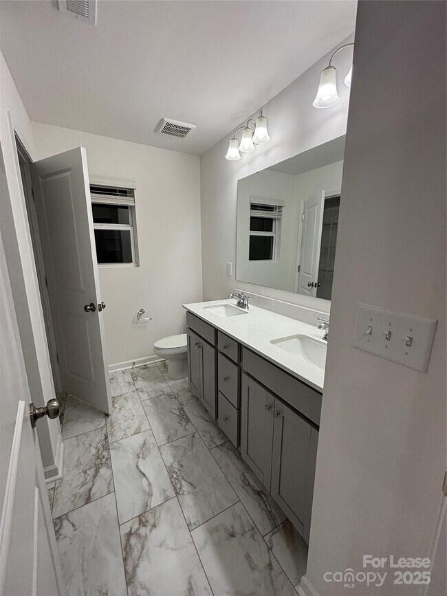 Building Photo - 5034 Falstone Dr