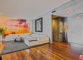 Building Photo - 6250 Hollywood Blvd