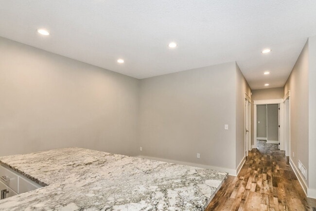 Building Photo - 312 61st St