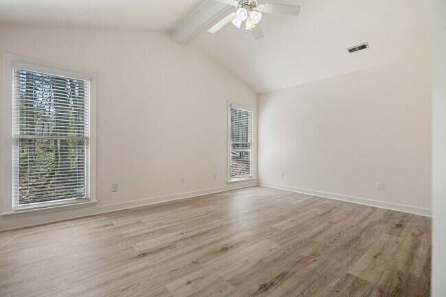 Building Photo - LOCATION!! Updated Townhome in Sought-After Durham Woodcroft neighborhood