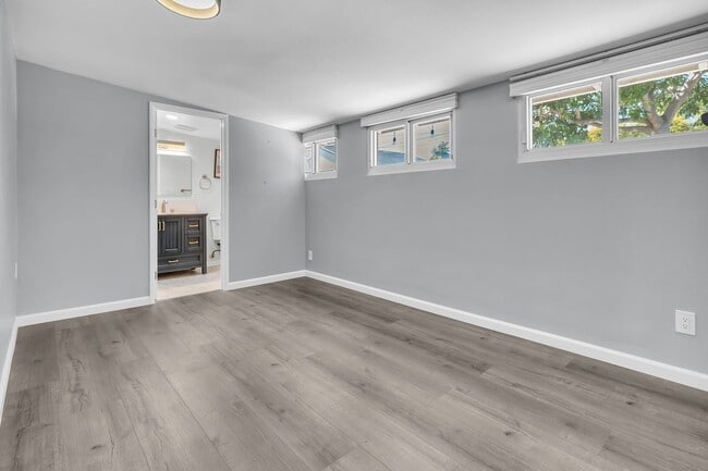 Building Photo - 6415 W 87th St
