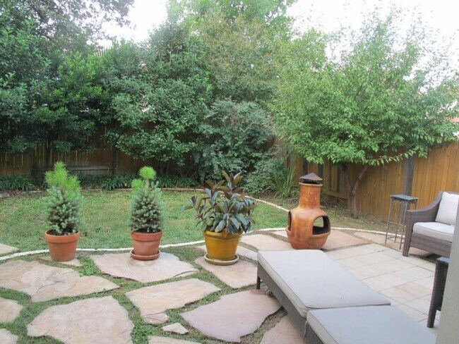 Building Photo - 15209 Interlachen Dr