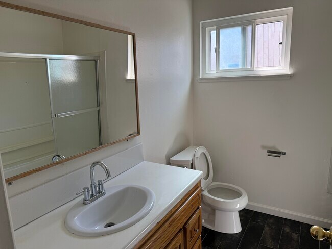 Building Photo - 2727 Recinto Ave