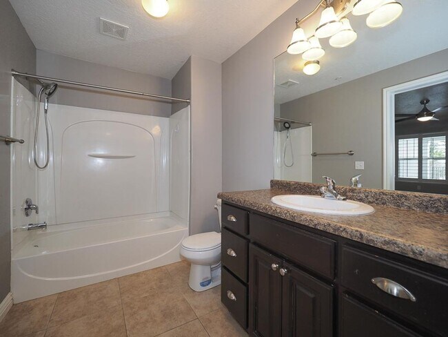 Building Photo - Beautiful Daybreak Condo