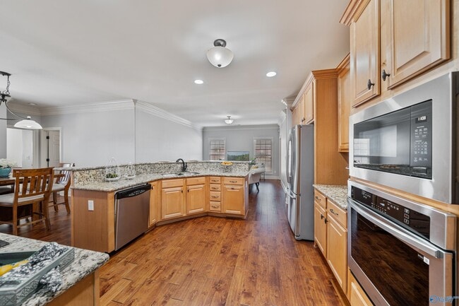 Building Photo - 201 Mantle Dr NW