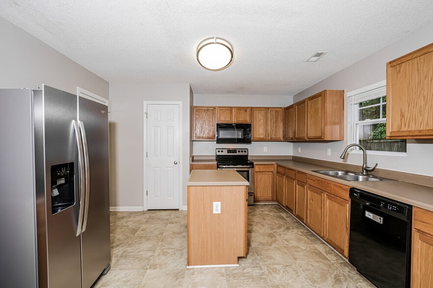 Building Photo - 62 Brookhaven Dr