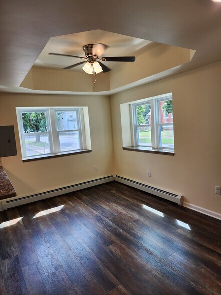 Building Photo - 35 Orchard St