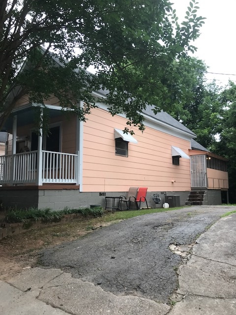 Building Photo - 1032 Curran St NW