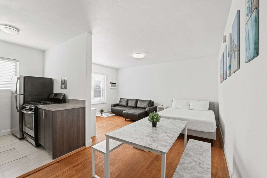 Building Photo - 7340 Harding Ave