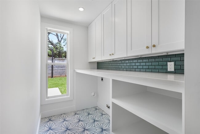 Building Photo - 8416 Montridge Dr