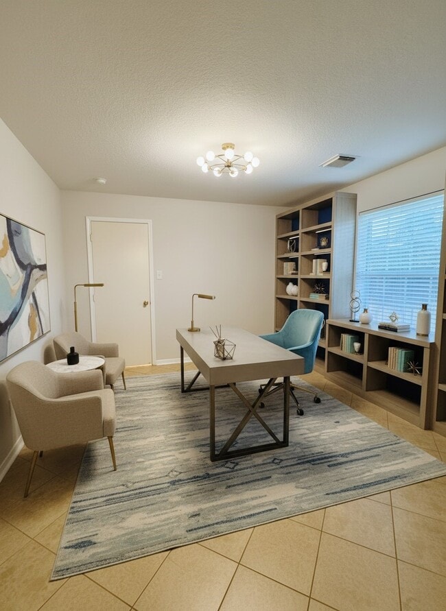 Building Photo - 11111 Bradford Way Dr