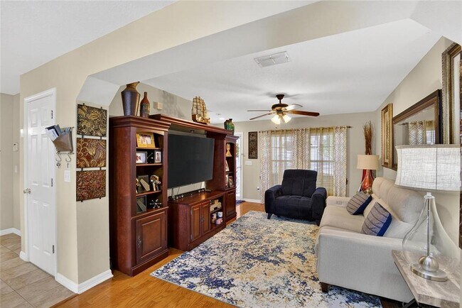 Building Photo - 209 Sawtooth Dr