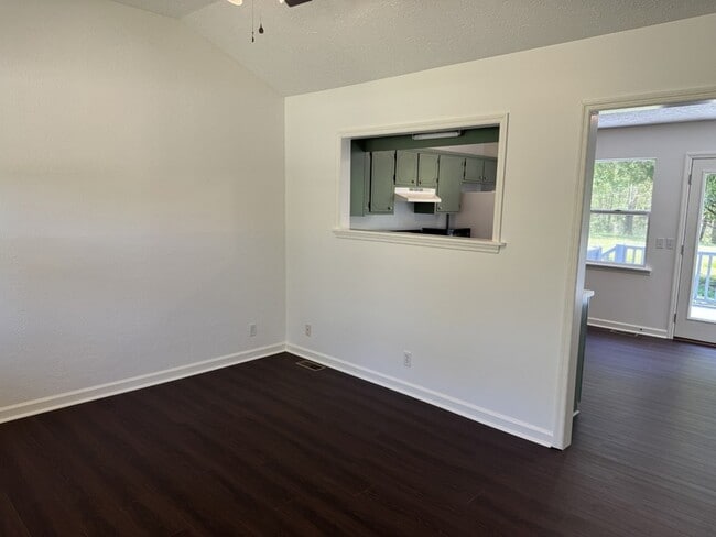 Building Photo - 10125 N Twin Springs Rd