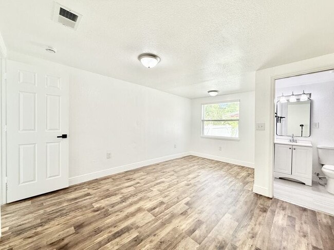 Building Photo - 2712 60th Ave N