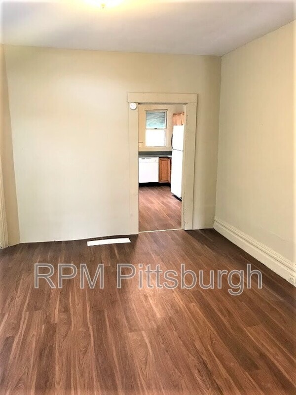Building Photo - 3108 Niagara St