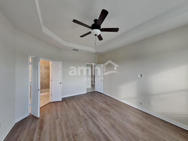 Building Photo - 1813 Henley St