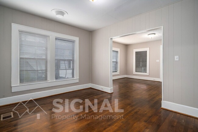 Building Photo - 529 Telford Ln