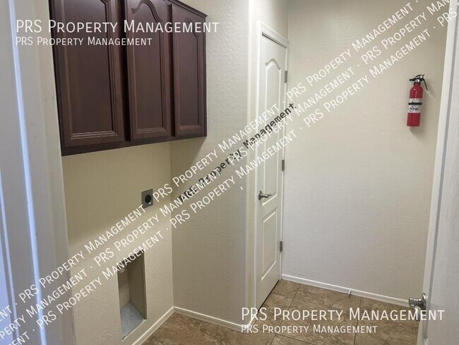 Building Photo - 4816 S Emery-