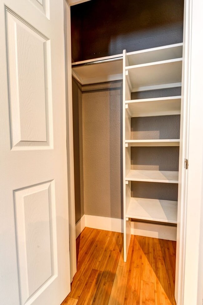 Building Photo - Modern 2-Bedroom Condo in LoHi