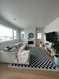 Building Photo - West End Three Bedroom with Modern Finishes