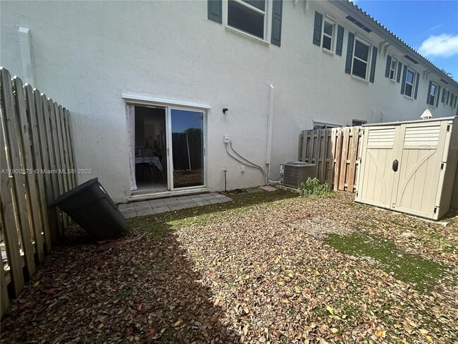 Building Photo - 1685 SE 27th Rd