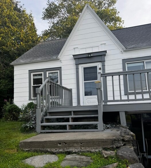 Building Photo - 47 E Gilson Ave