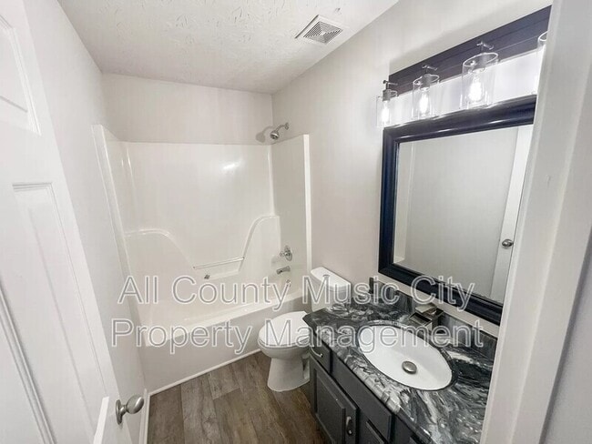 Building Photo - 1945 Stoney Meadow Dr