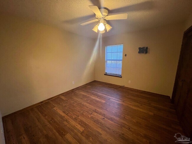 Building Photo - 3131 Oxford Cir