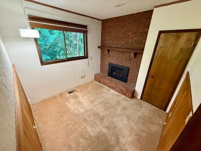 Building Photo - Beautiful Golf Course Home | 2 Bed • 2 Bath • Bonus Room