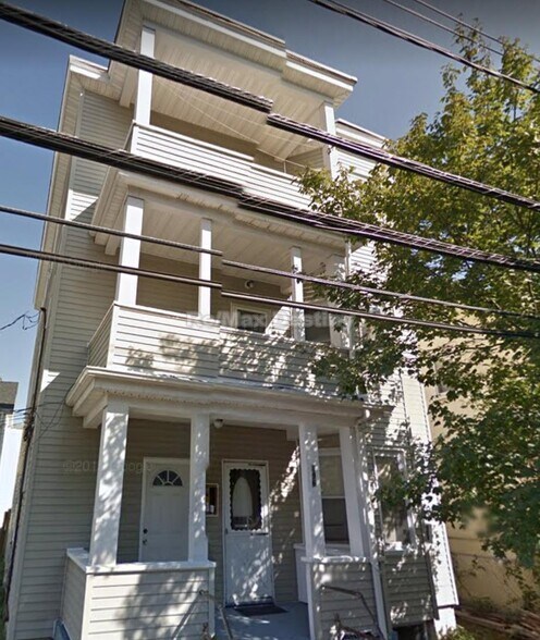 Primary Photo - 198 Sherman St