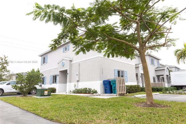 Primary Photo - 1205 NW 3rd Ln