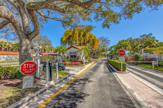 Building Photo - 2320 Treasure Isle Dr