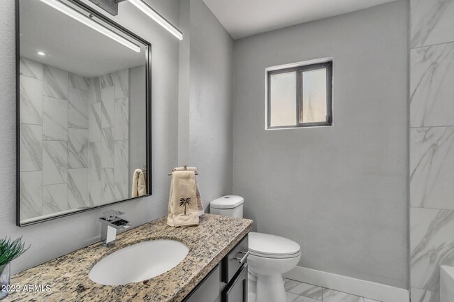 Building Photo - 7290 E Rancho Vista Dr