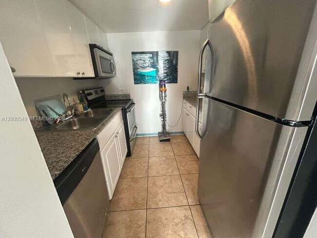 Building Photo - 227 Michigan Ave