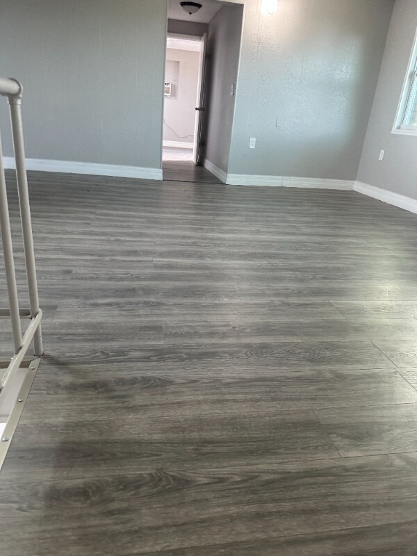 Building Photo - 1064 N Tamiami Trl