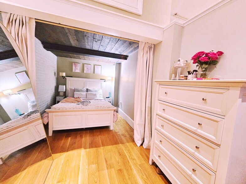 Building Photo - 117 Beacon St