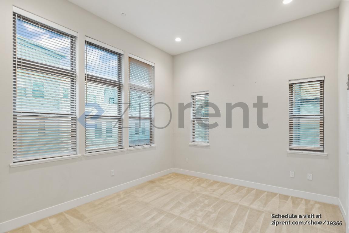 Building Photo - 1752 Hazelnut Ln