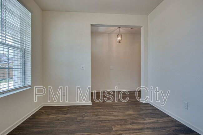 Building Photo - 5024 Sunflower Ln