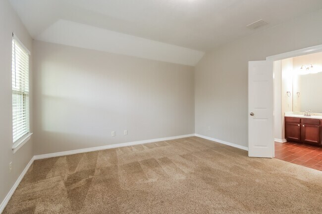 Building Photo - 11127 Overland Trail Dr