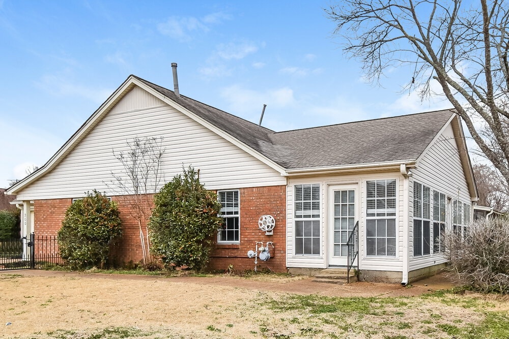 Building Photo - 200 Gaslight Cove