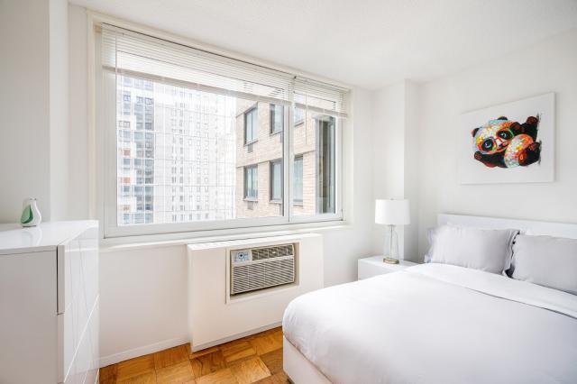 Building Photo - 2 bedroom in NEW YORK NY 10019