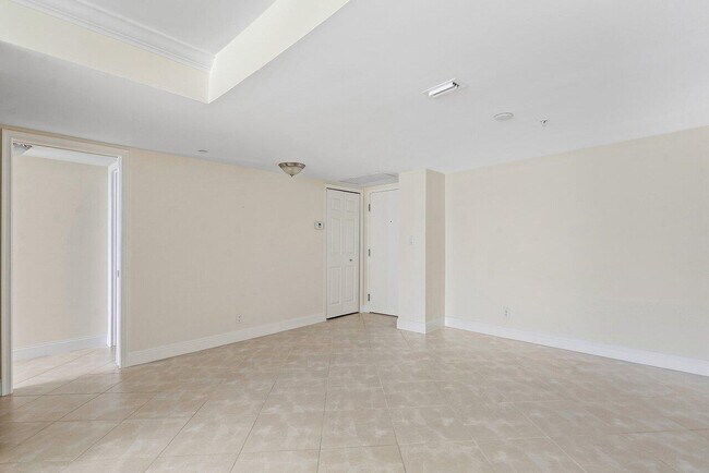 Building Photo - 3000 N Ocean Dr