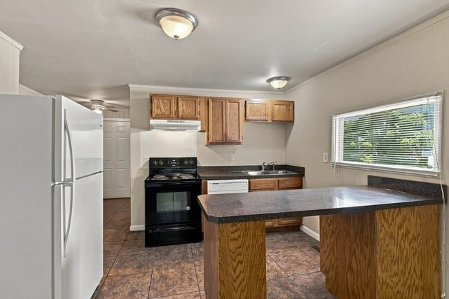 Building Photo - 501 Weakley Ave